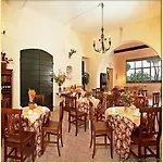 Отель Casale Dei Massimi Рим